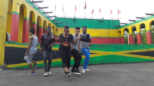 MEKMUV DANCEHALL STEP by Latonya
