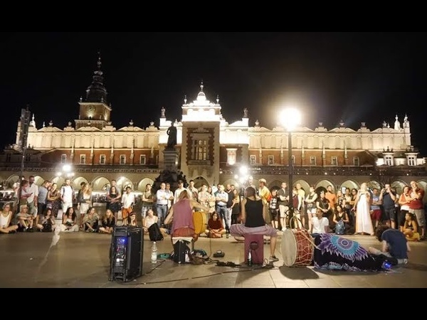 Sensual guitar and drum street duo performance( Aga Oramus Jacek
