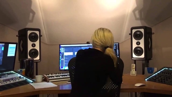 Mia Julia Die immer nackt ( Die immer Lacht Cover) Prewiev