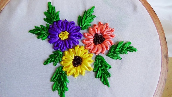 Hand Embroidery: Lazy Daisy Flower (in Ribbon