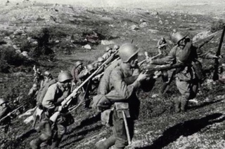 Я за Лугои лежу музыка и исполнение Олег Сапегин, слова Валерий Уверский