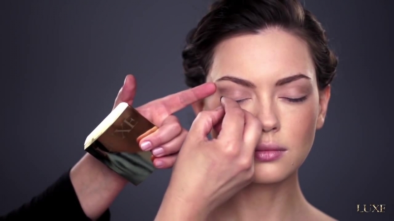 AVON Luxe