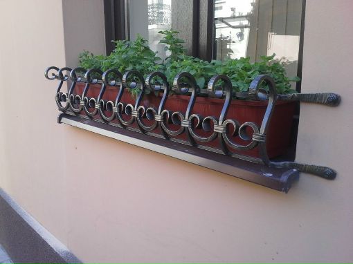 Металлические Цветочницы На Окна фото 23