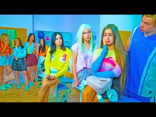 ТРЕЙЛЕР - У ЧЕРЛИДЕРШ BUNNY В ШКОЛЕ ПОЯВИЛИСЬ ВРАГИ - КТО ОНИ