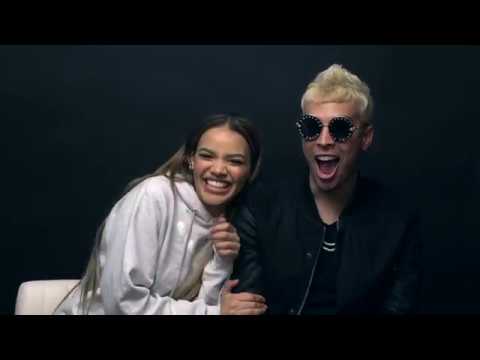 Leslie Grace y Noriel en la silla