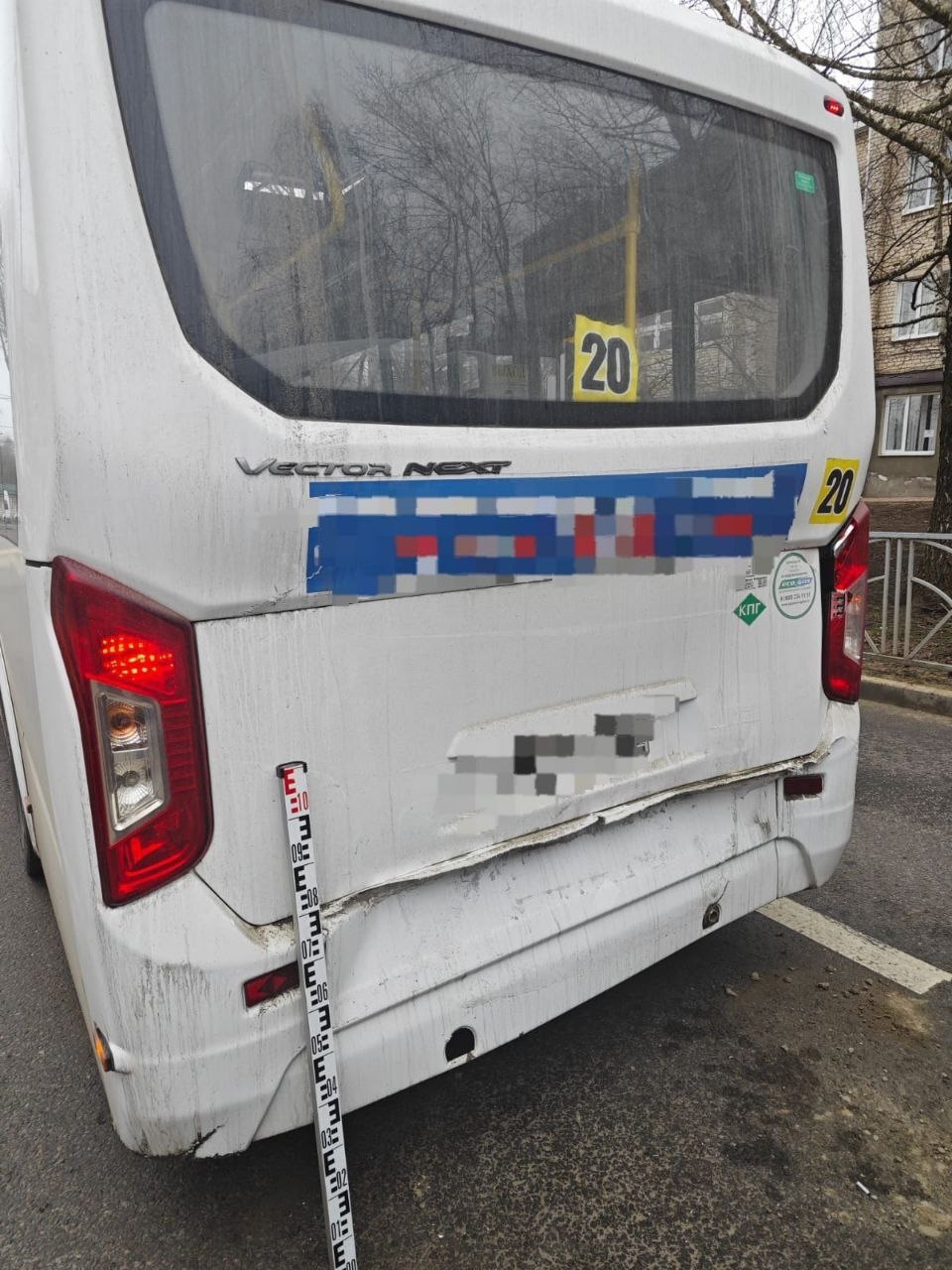 Два автобуса столкнулись на пересечении Макарова и Октябрьской Это картинка