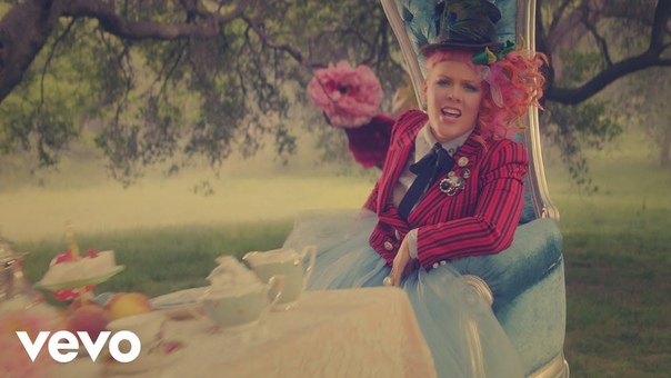P nk Just Like Fire ( From the Original Motion Picture Alice Through The Looking